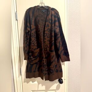 Sanctuary sweater open front tunic, brown & black animal print.